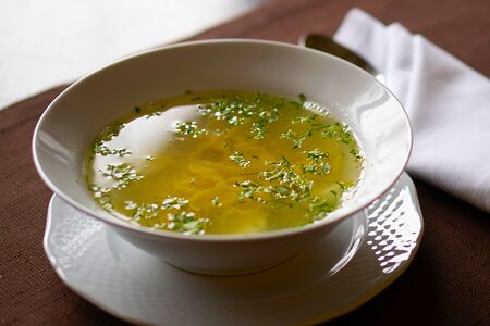 Куриная лапша с перепелиным яйцом