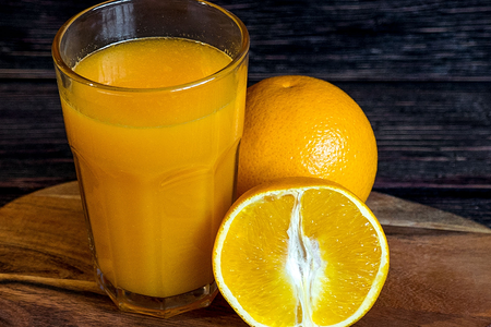 Свежевыжатый апельсиновый сок