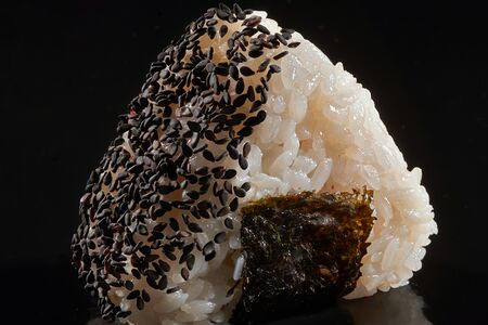 Онигири со снежным крабом