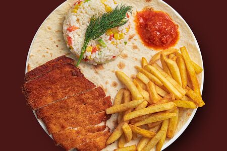 Курица на тарелке