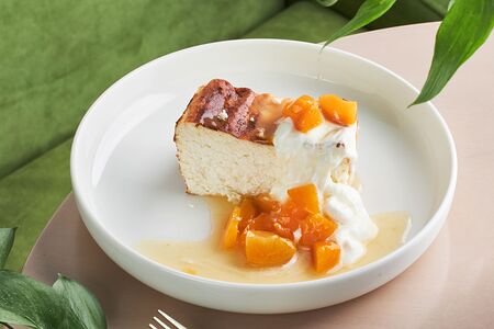 Творожная запеканка с персиковым компоте