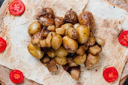 Картофель, запеченный с салом