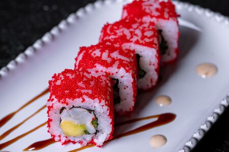 Калифорния с лососем маки