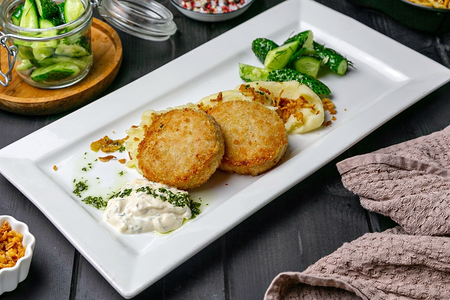 Куриные котлеты с картофельным пюре