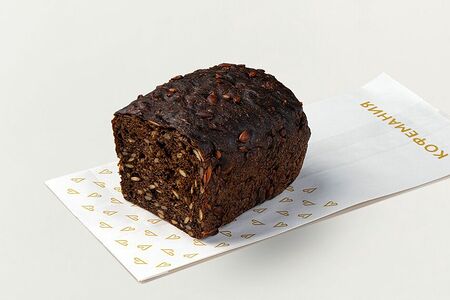 Чёрный хлеб с семечками (половина)