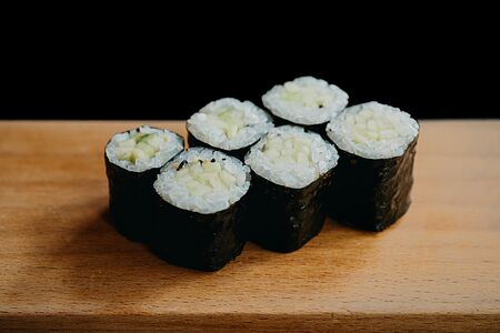 Маки Огурец