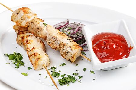 Шашлык куриный с помидорами и луком