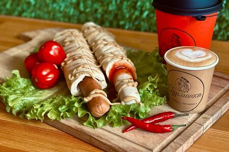 Хот-дог французский с колбаской из индейки и курицы халяль