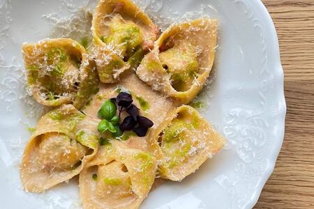 Равиоли с морепродуктами в соусе биск