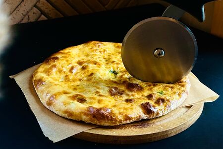 Хачапури со шпинатом и сыром