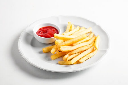 Детский картофель фри с кетчупом