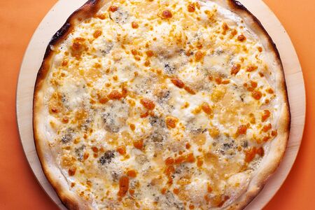 Четыре сыра тонкое тесто