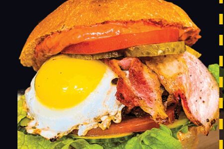 С глазуньей