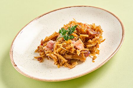 Тушеная капуста в темном пиве