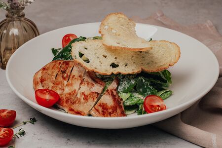 Цезарь По-нашему с фермерской курочкой