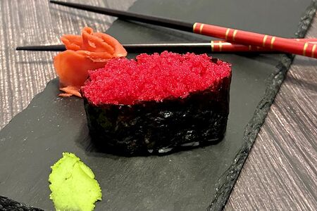 Гункан с тобико