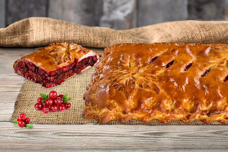 Пирог с брусникой