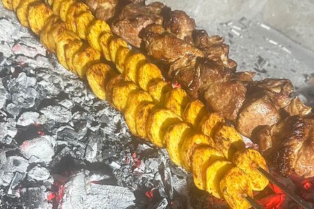 Картошка на мангале с салом 