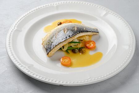 Сибас с фенхелем и соусом из апельсинов