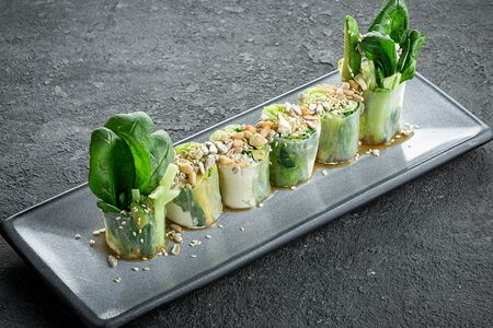 Ролл в рисовой бумаге