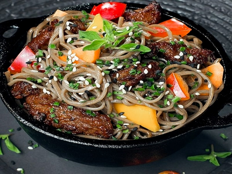 Лапша гречневая с курицей