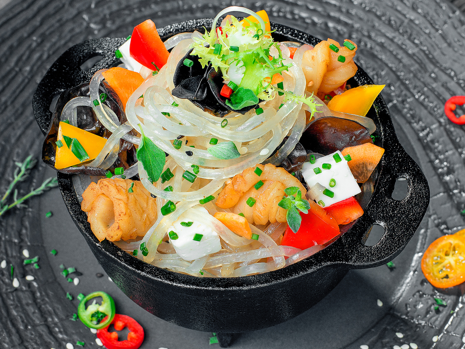 Лапша харусаме с кальмарами